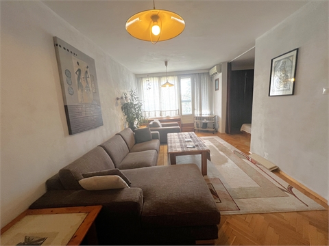 Тристаен апартамент с кабинет и голяма слънчева тераса с панорама към Витоша